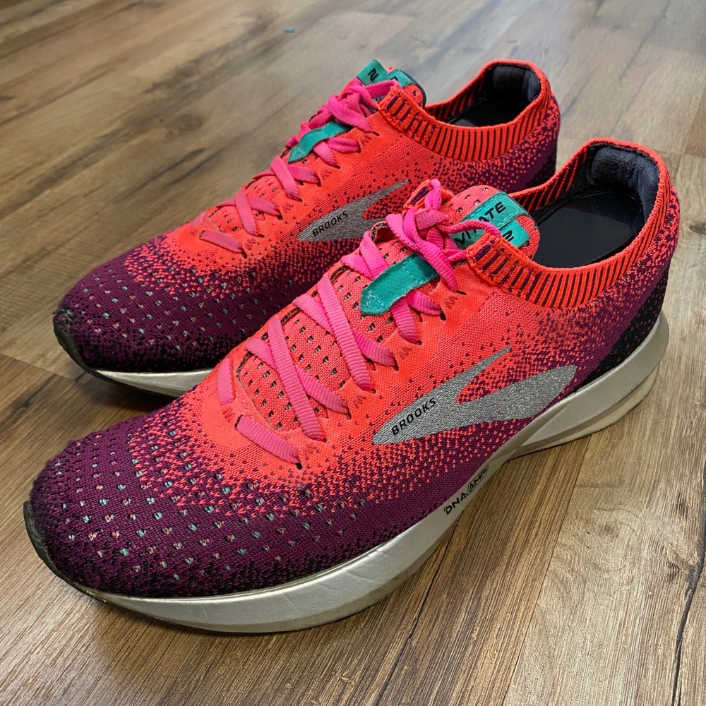 Brooks Levitate 2 Womens Running Shoes Pink Purple Silver 1202791B678 Size 8